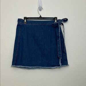 Madewell Raw-Hem Mini Wrap Skirt in Cardiff Wash sz 12